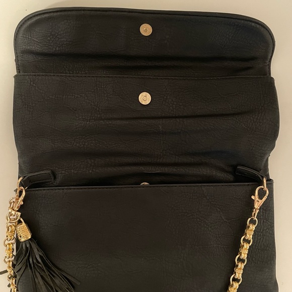 Urban Expressions Faux Leather Black Clutch with Gold Chain - Picture 5 of 12